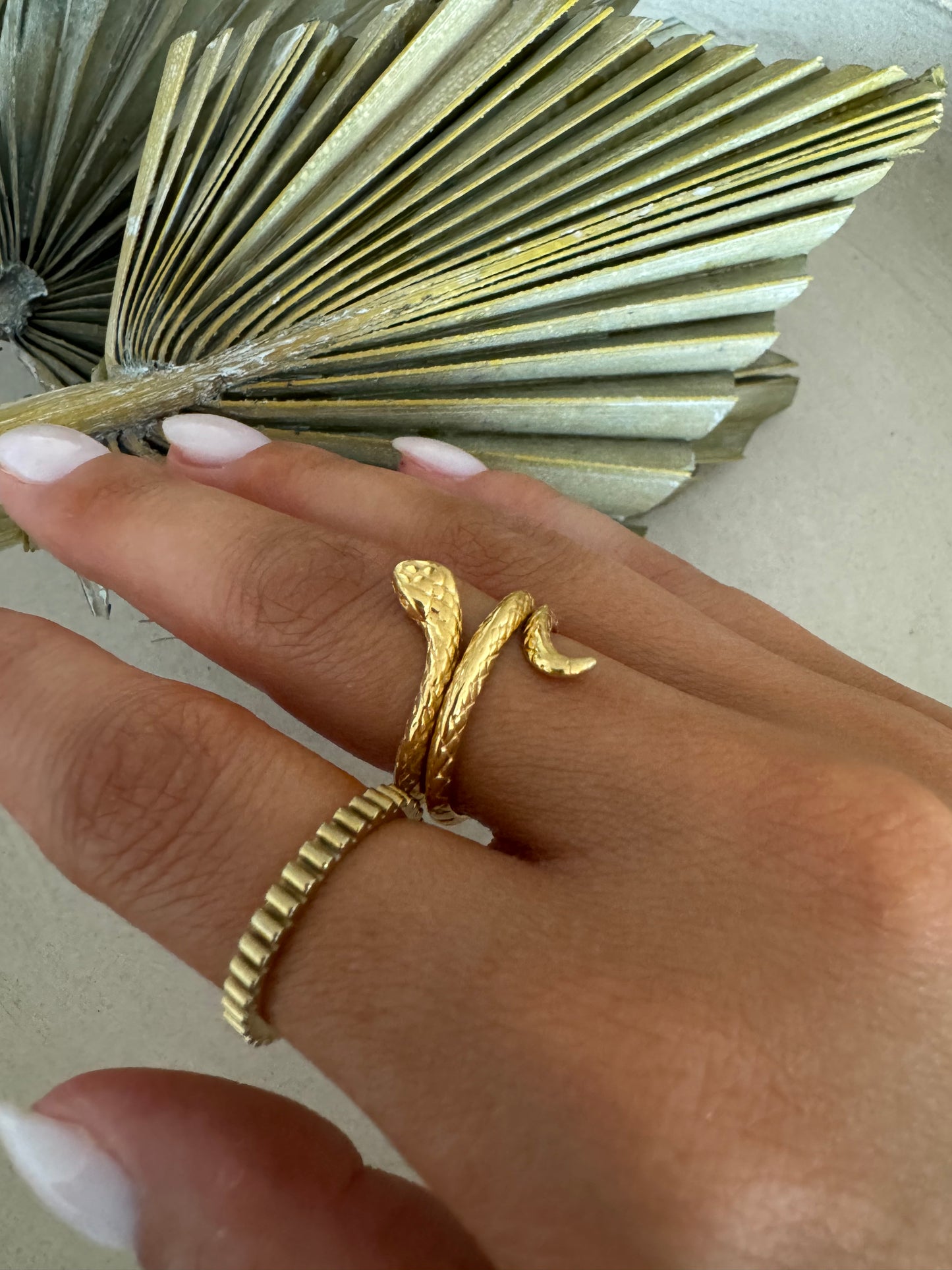 Ring Cora