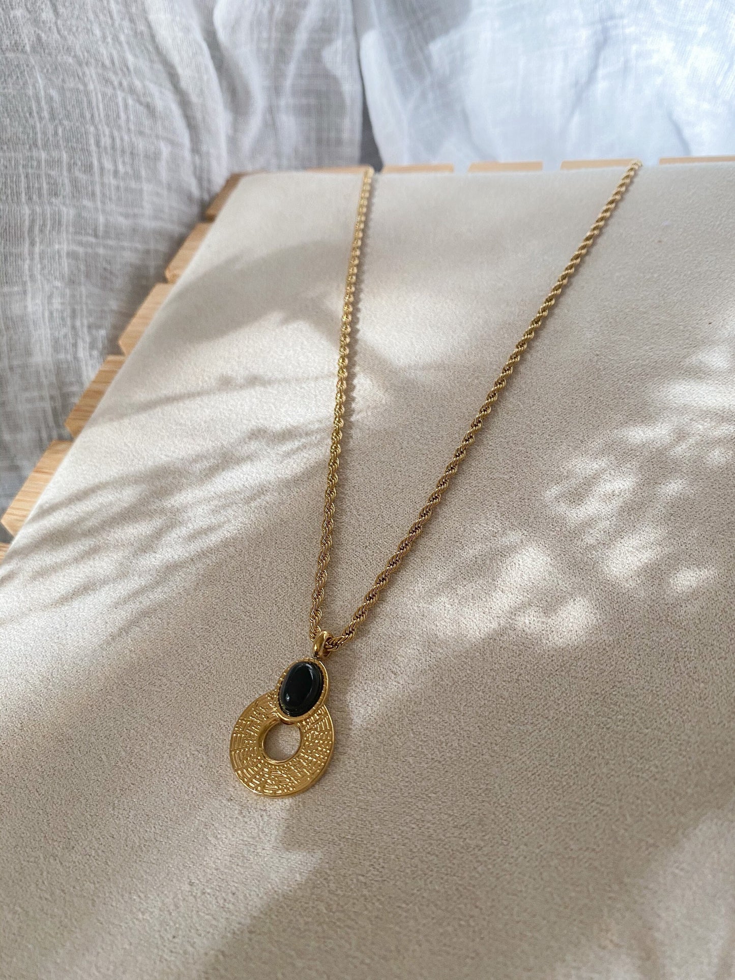 CASSIDY | Halskette | Anhänger Stein | Boho-Stil | Edelstahl | 14 Karat Vergoldung | Wasserfest