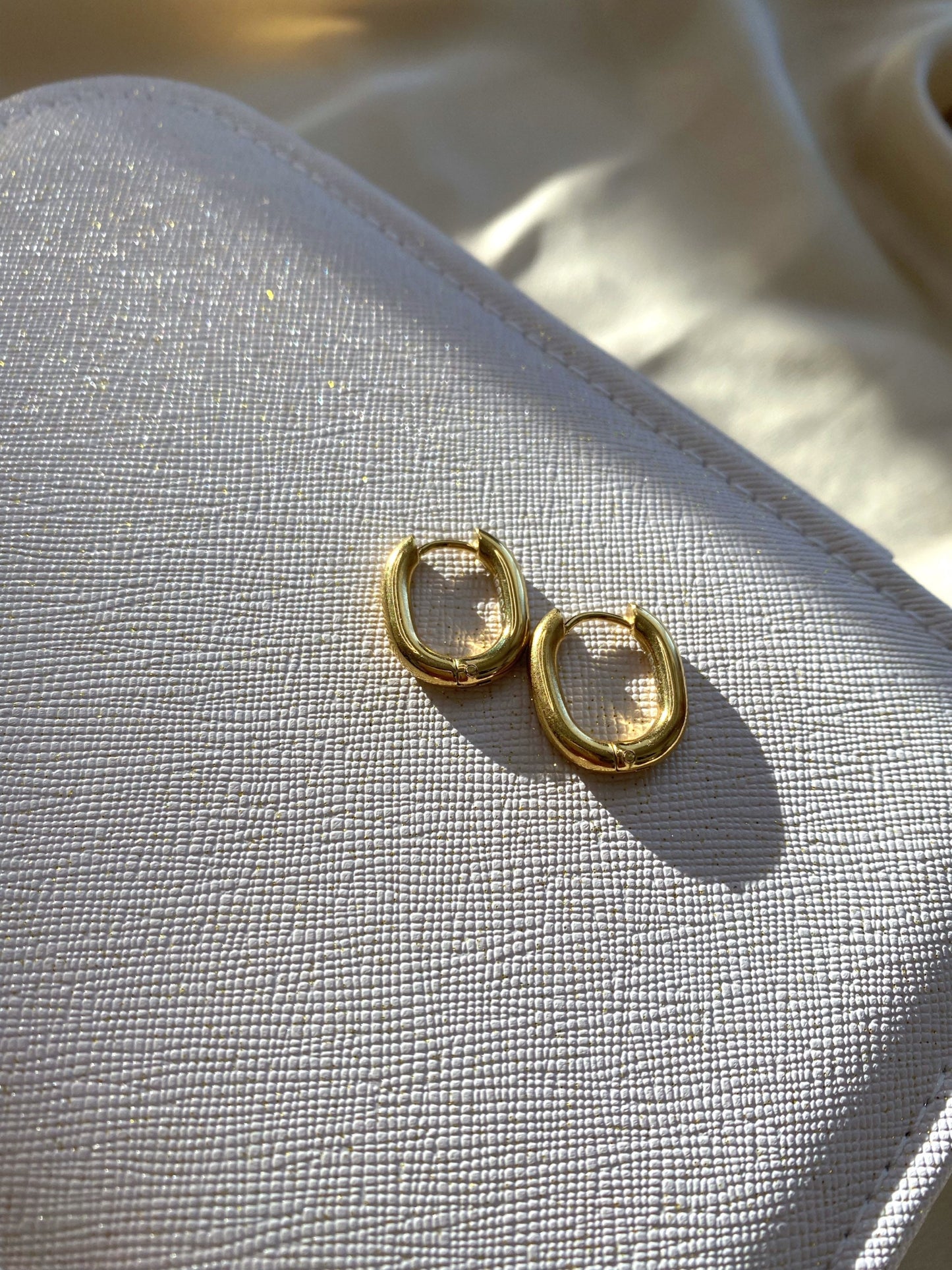 ISI | Ohrringe | Square Hoops | Creolen | Minimalistisch | Edelstahl | 14 Karat Vergoldung | Wasserfest