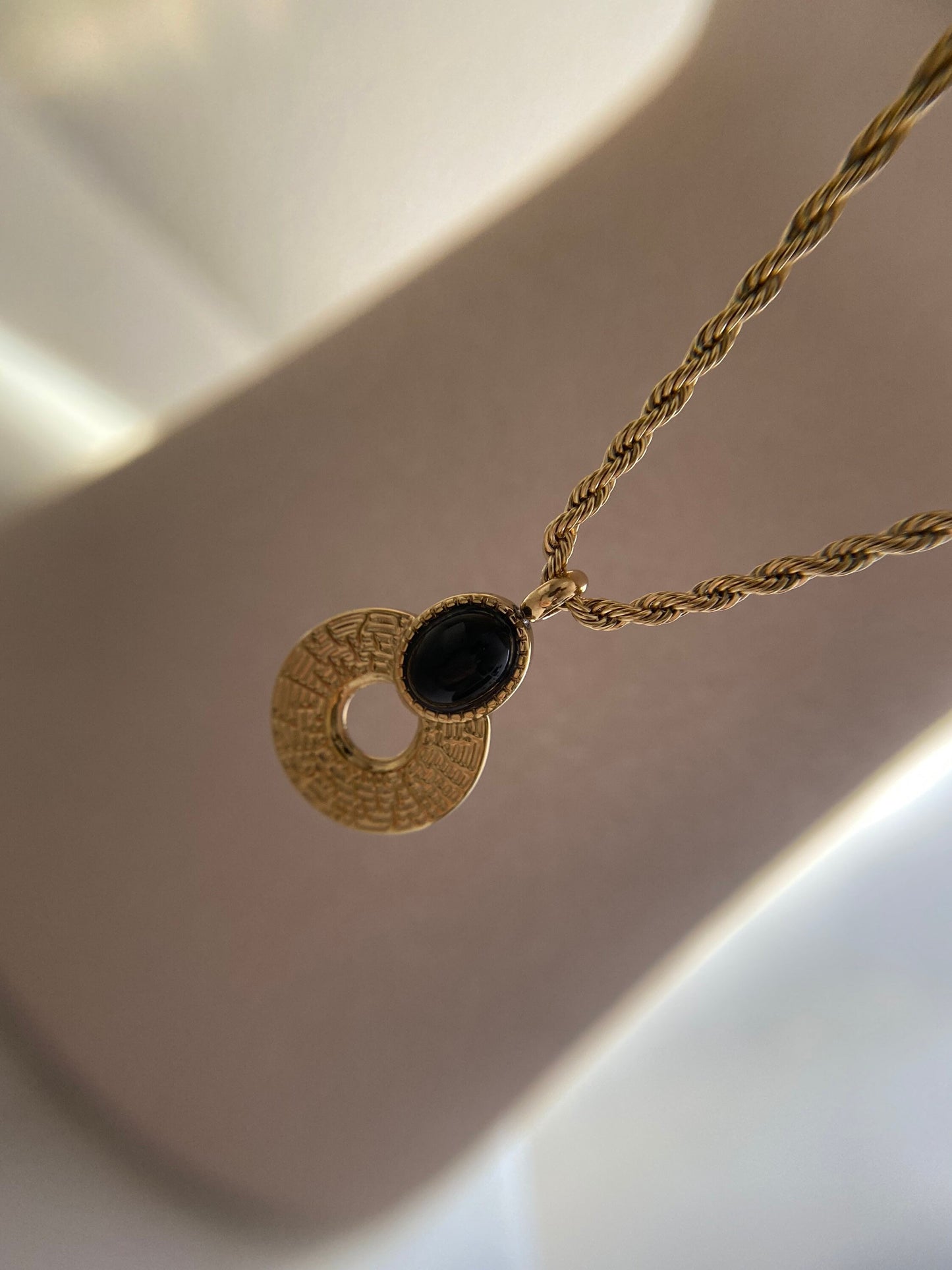 CASSIDY | Halskette | Anhänger Stein | Boho-Stil | Edelstahl | 14 Karat Vergoldung | Wasserfest