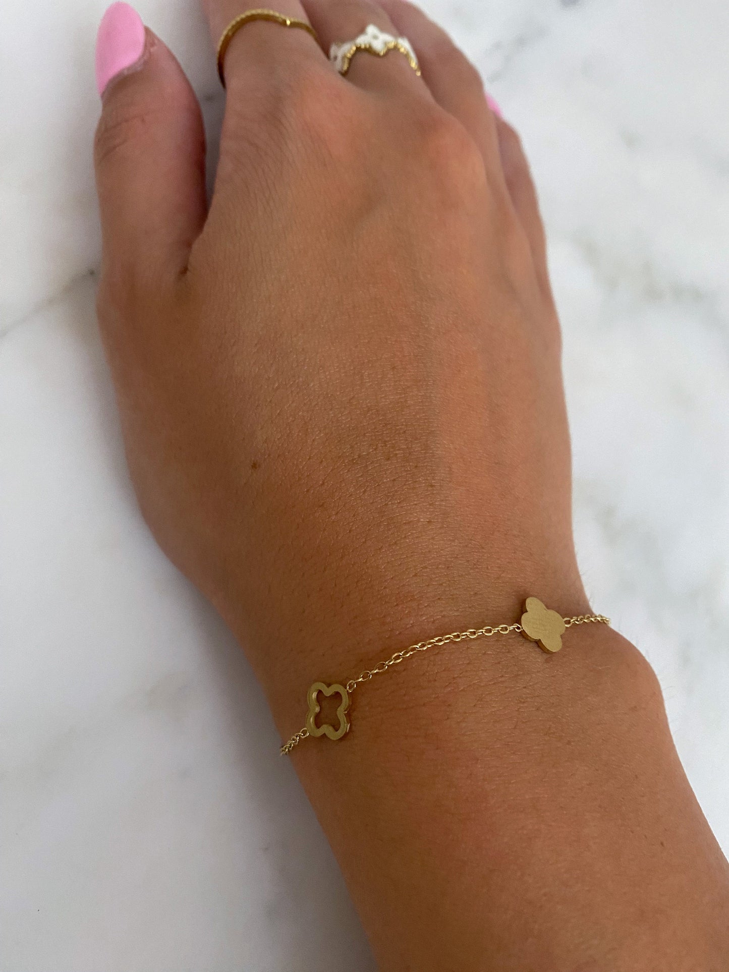 VANESSA | Armband | Kleeblatt | Blume | Minimalistisch Fein | Edelstahl | 14 Karat Vergoldung | Wasserfest