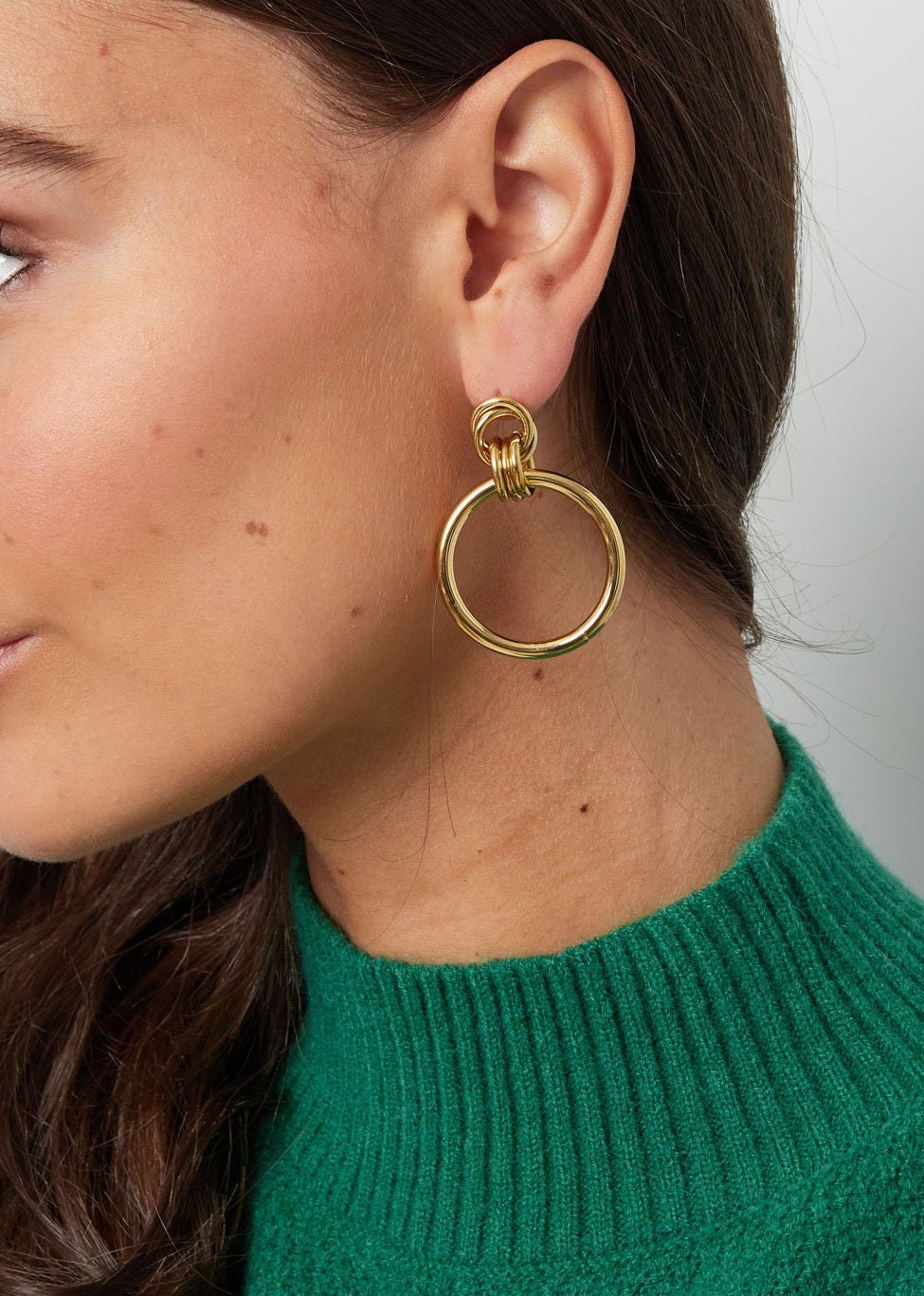 CARMEN | Ohrringe | Große Creolen Anhänger | Basic Hoop | Statement rund | Edelstahl | 14 Karat Vergoldung | Wasserfest