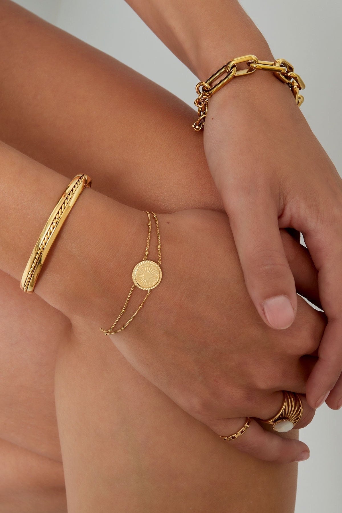 SELMA | Armband | Doppelgliederarmband | Sonne Münze | Kugeln Gold | Sunshine | Edelstahl | 14 Karat Vergoldung | Wasserfest