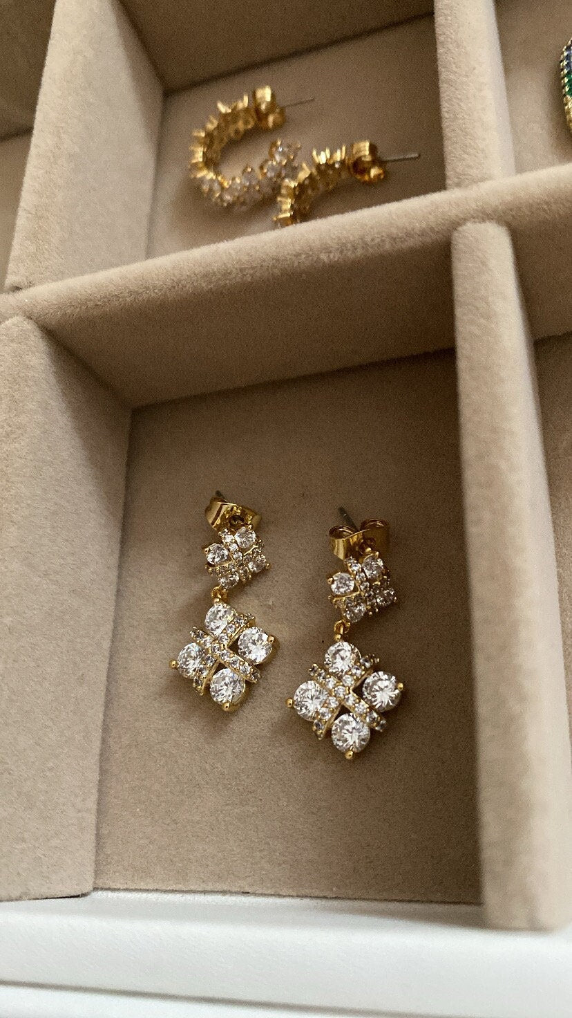 DIAMOND | Ohrringe | Zirkonia Stars | Glitzersteine | Statement | Hingucker | Edelstahl | 14 Karat Vergoldung | Wasserfest