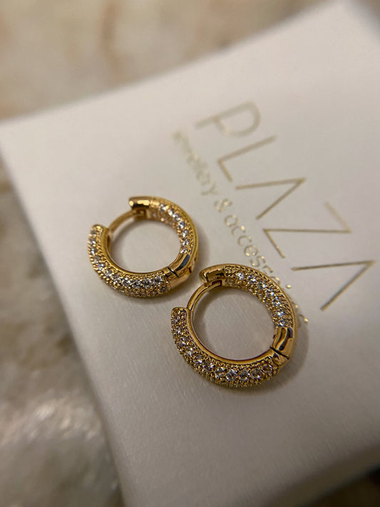 SOPHIA | Ohrringe | Creolen | Crystal Hoops | Zirkonia-Steine | Edelstahl | 14 Karat Vergoldung | Wasserfest