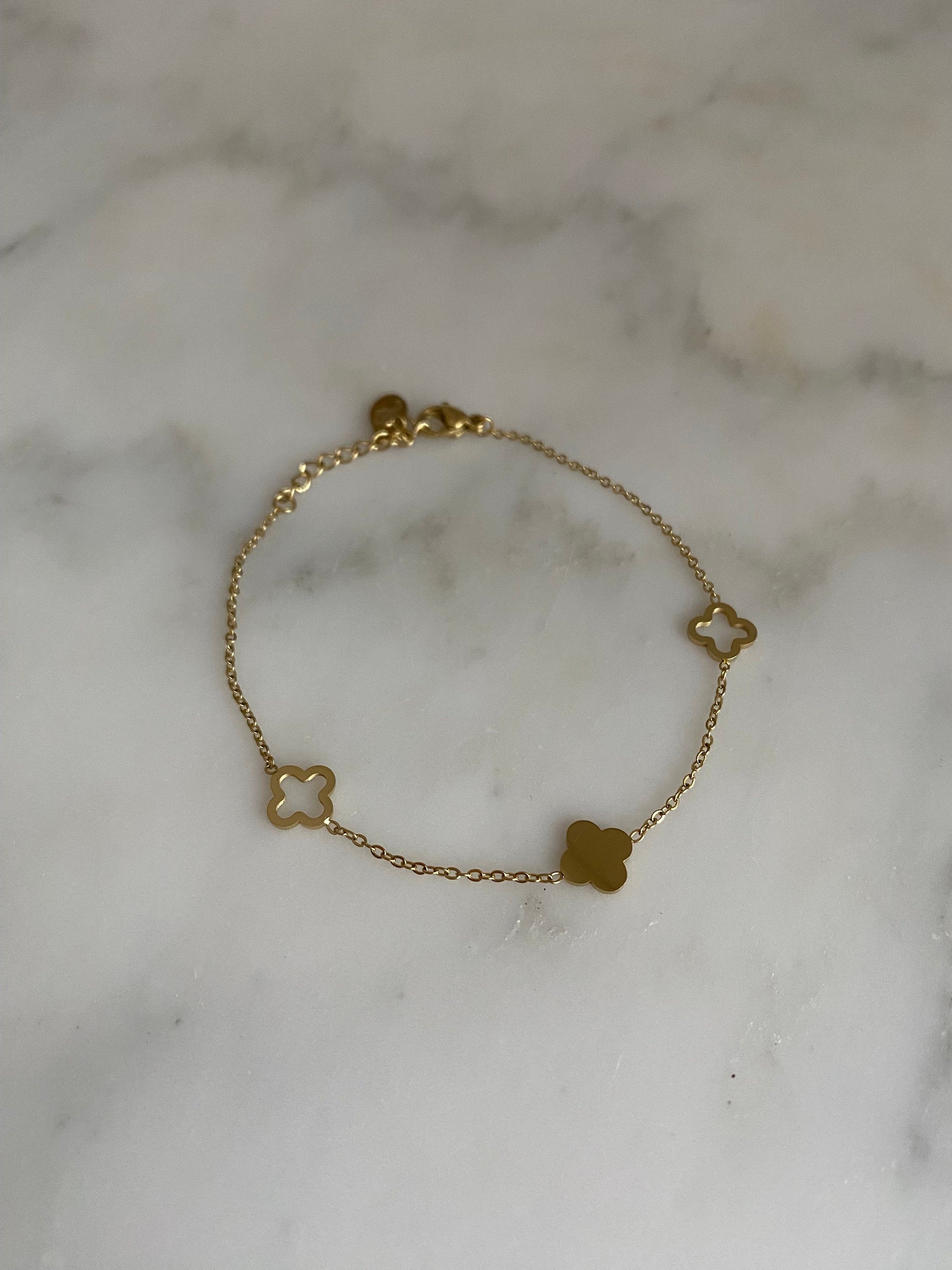 VANESSA | Armband | Kleeblatt | Blume | Minimalistisch Fein | Edelstahl | 14 Karat Vergoldung | Wasserfest
