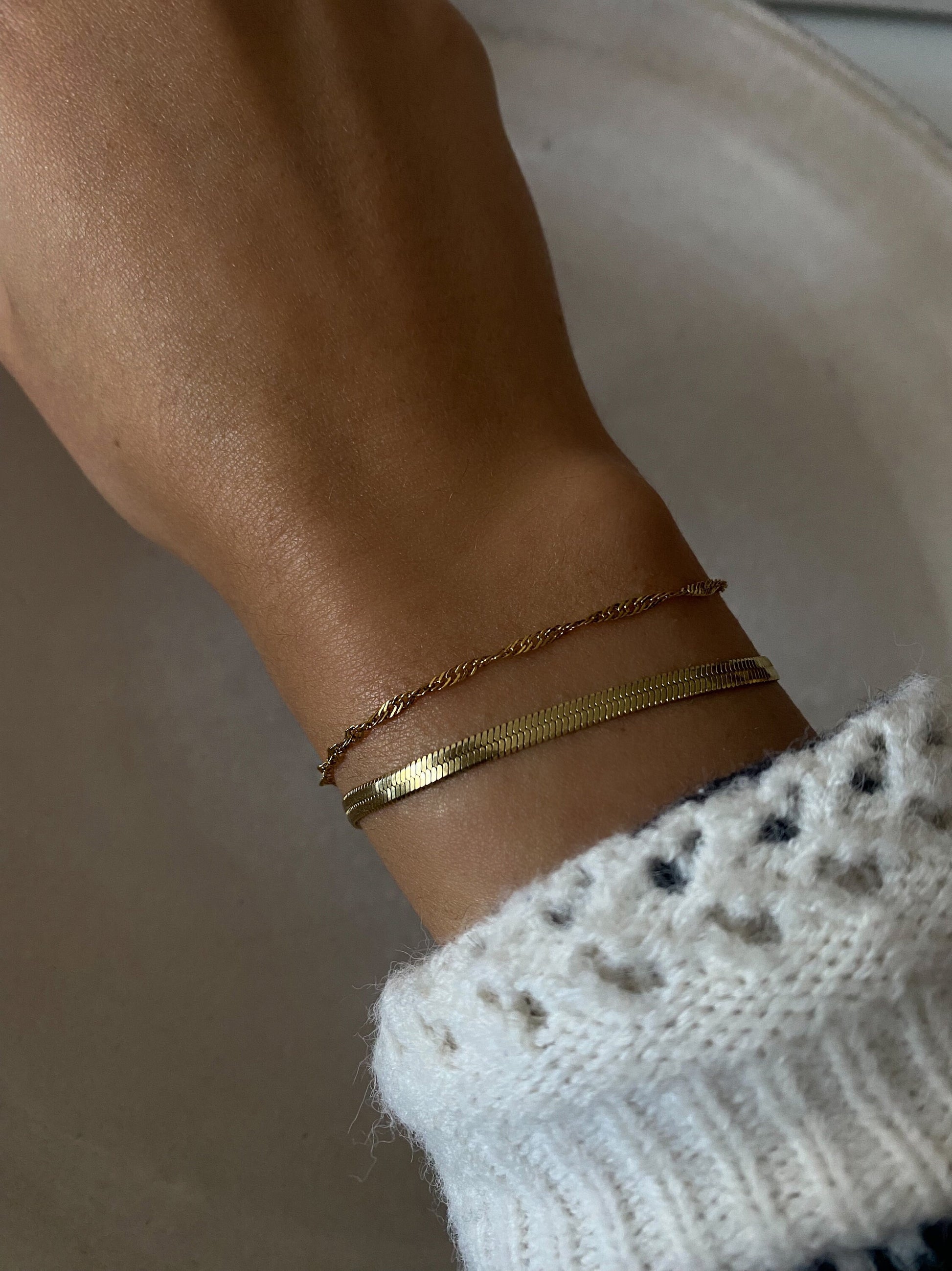 SPIRAL | Armband | Twist gedreht | Bracelet | Schlicht Minimalistisch | Edelstahl | 14 Karat Vergoldung | Wasserfest