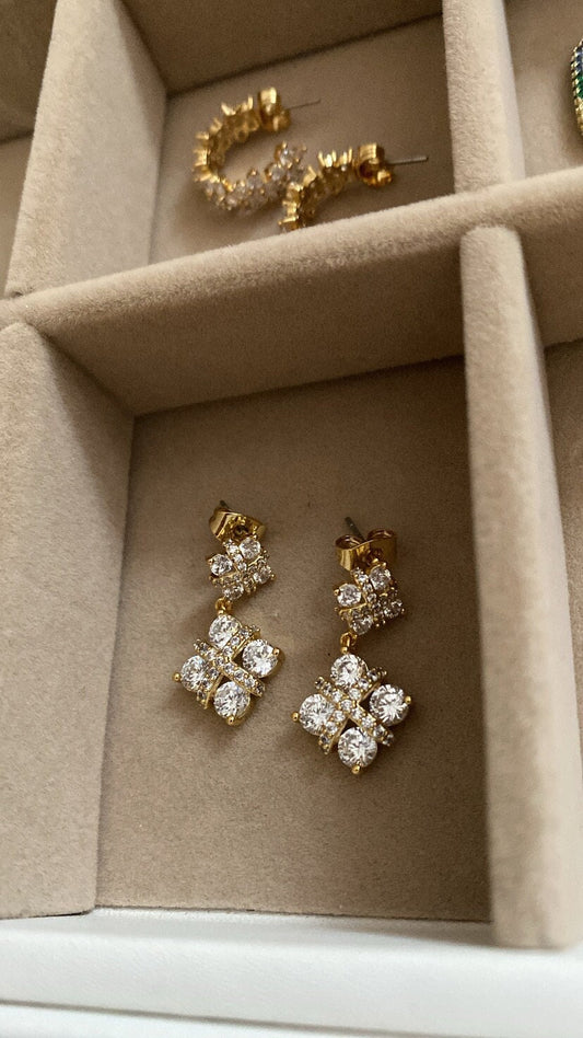 DIAMOND | Ohrringe | Zirkonia Stars | Glitzersteine | Statement | Hingucker | Edelstahl | 14 Karat Vergoldung | Wasserfest